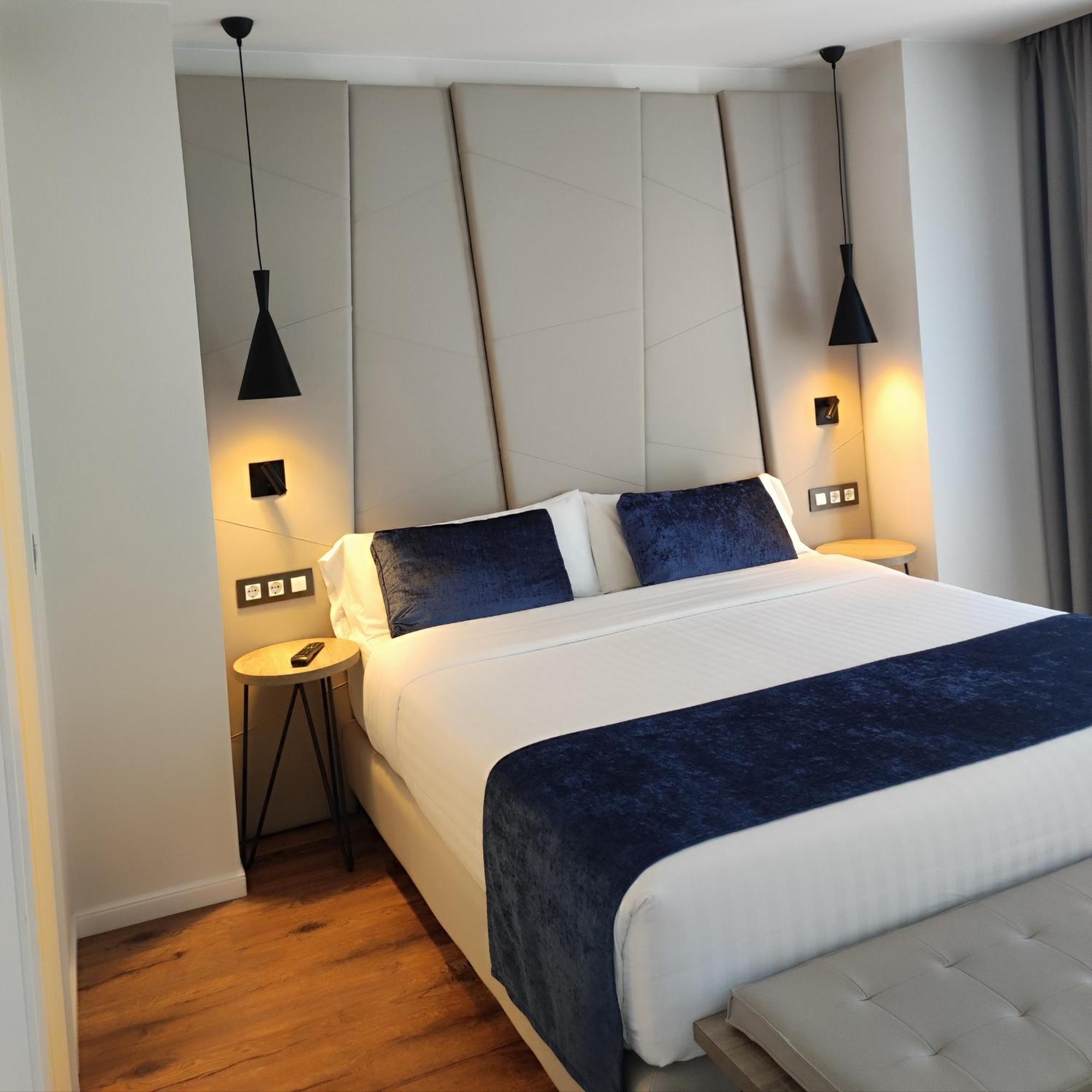 L' Escala Taverna De La Sal Boutique Hotel מראה חיצוני תמונה