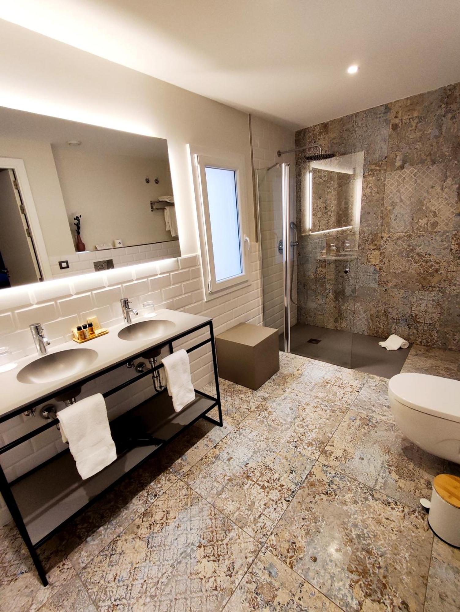 L' Escala Taverna De La Sal Boutique Hotel מראה חיצוני תמונה